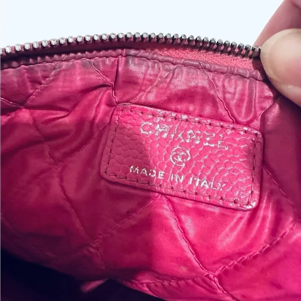 Chanel caviar Quilted pink leather Clutch